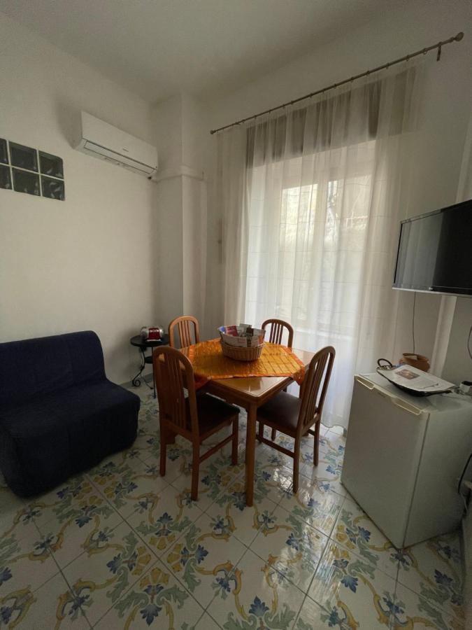 Queen Carolina'S Homes - Apartments In Old Town Napoli Ngoại thất bức ảnh