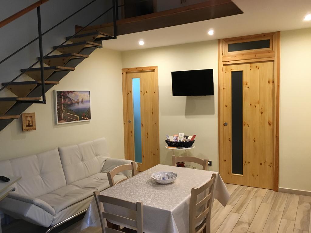 Queen Carolina'S Homes - Apartments In Old Town Napoli Ngoại thất bức ảnh